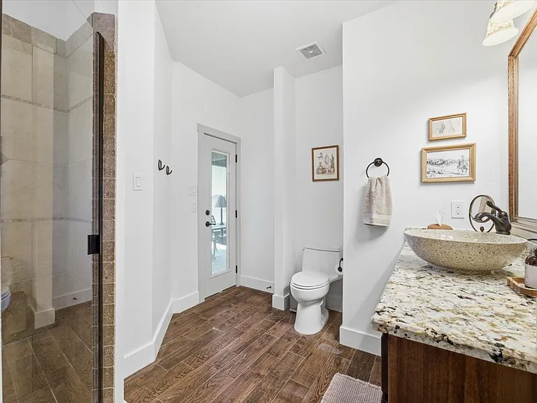 570 S Point Ct — Photo 9