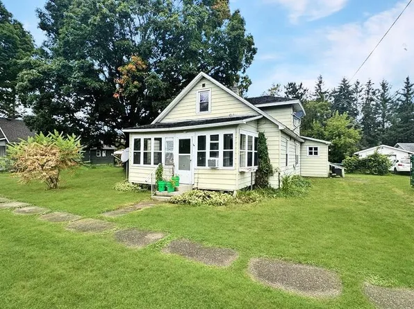 536 Mill St, White Lake, WI 54491