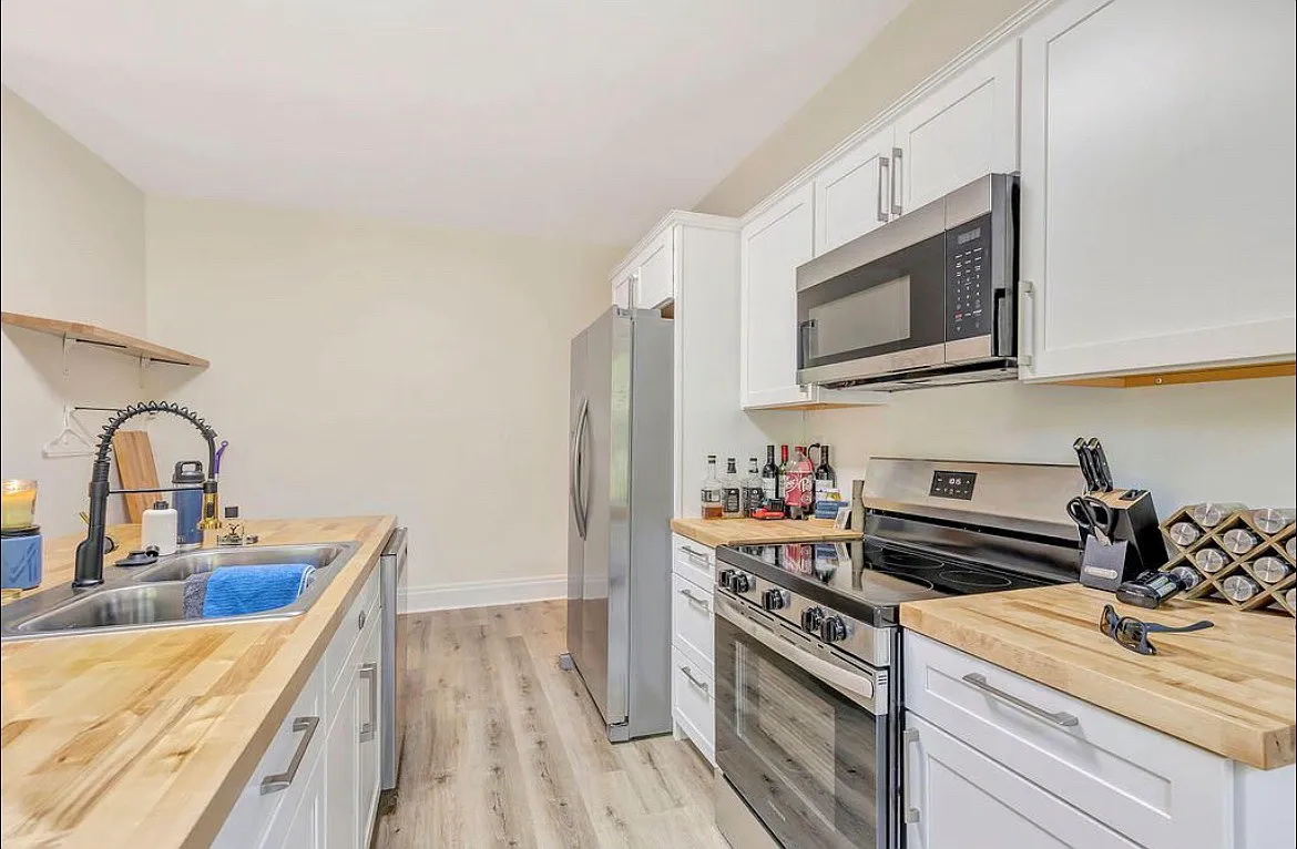 3 bed, 1.5 bath, 1300 sqft, $2,150 — Photo 4