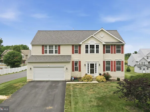 807 Crestwood Dr #106, Chambersburg, PA 17202