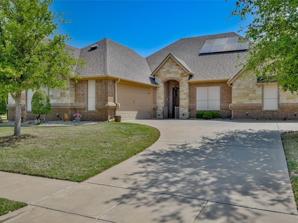 1601 Harbor Lakes Dr, Granbury, TX 76048