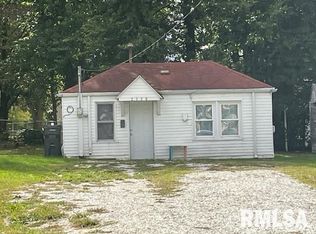 2128 Court St, Pekin, IL 61554