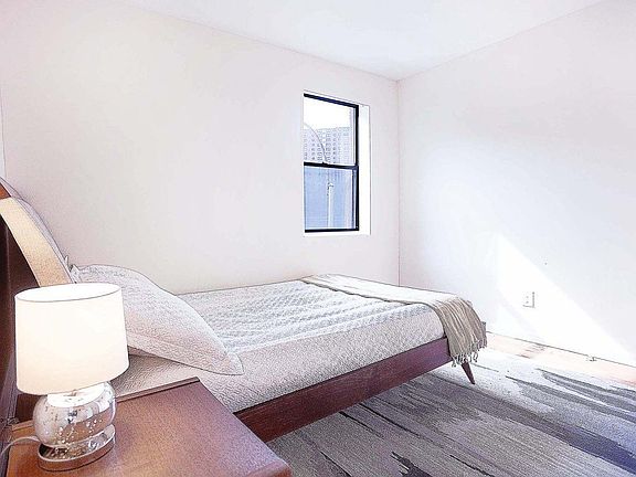 4th image of 369 W 126th St APT 10