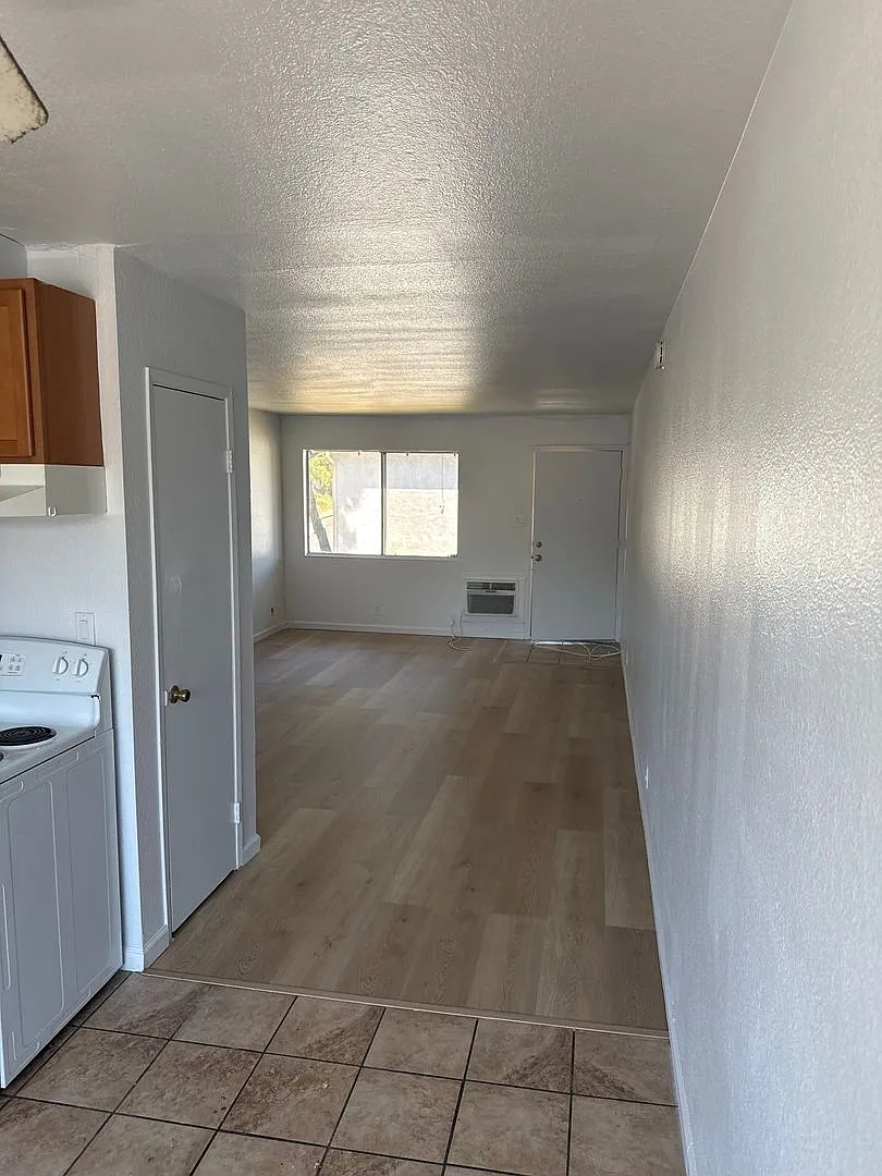 Pleasant 2-Bedroom, 1-Bath Condo in Antioch Prime Location! — Photo 3