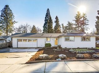 105 Houston Rd, Phoenix, OR 97535