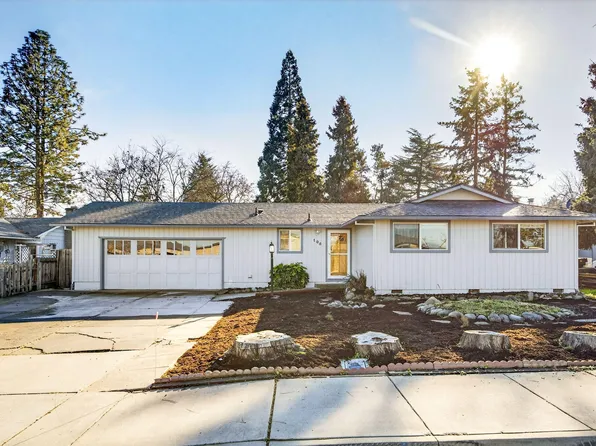 105 Houston Rd, Phoenix, OR 97535