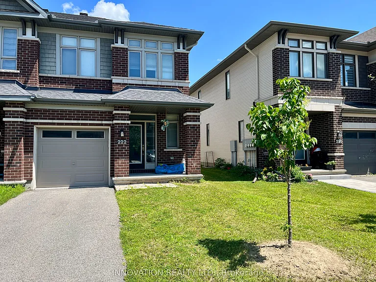 222 Dolce Cres — Photo 2
