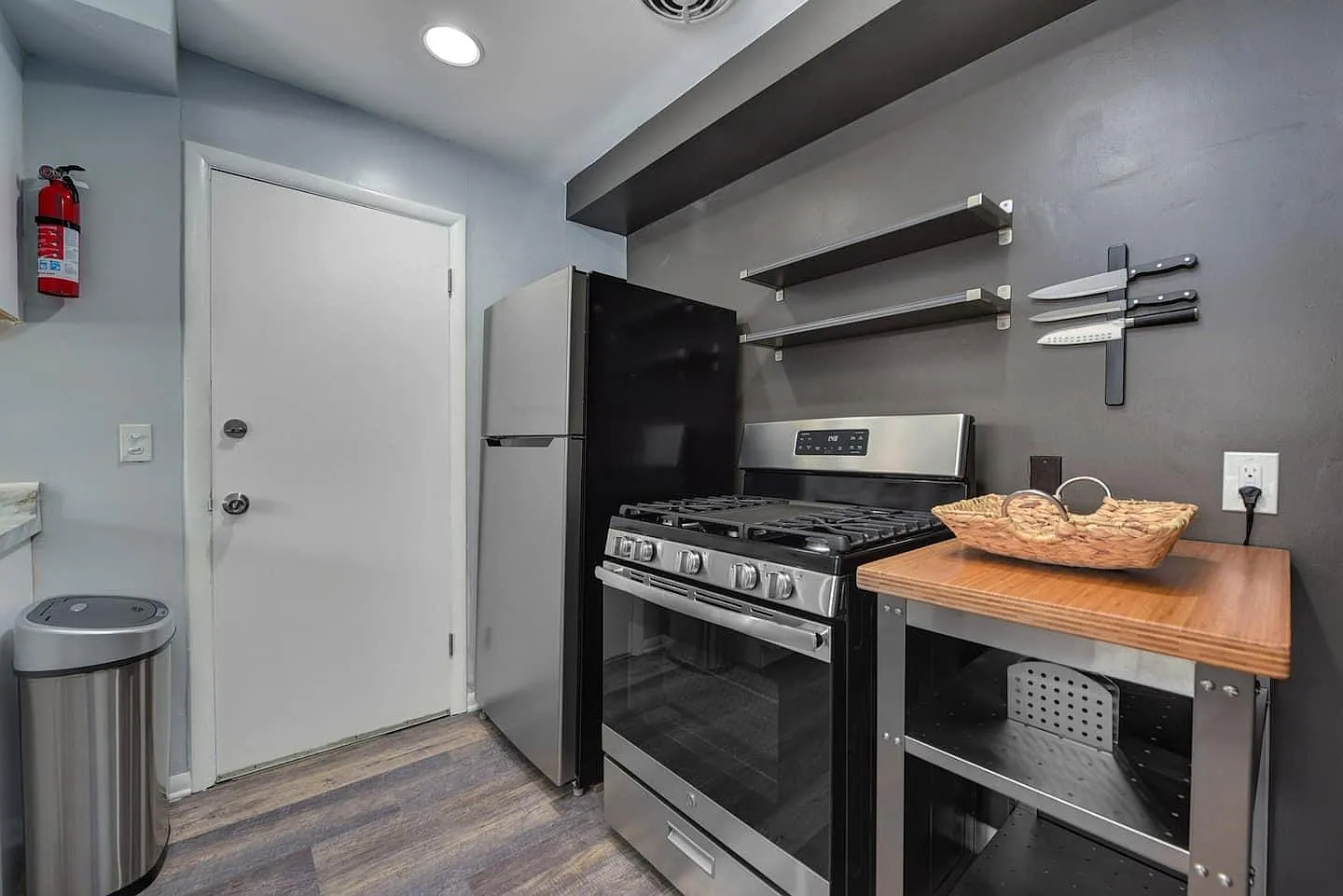 2 bed, 1225 sqft, $2,850 — Photo 2