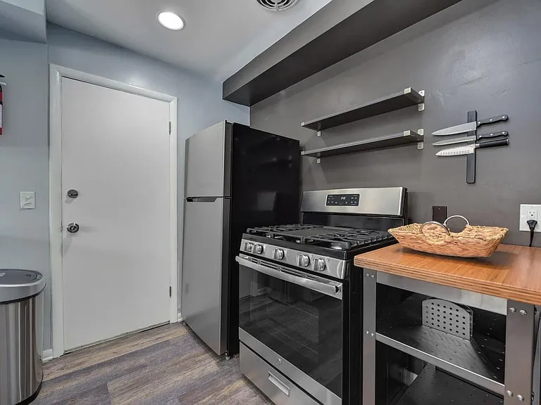 18033 Chagrin Blvd #2 — Photo 2