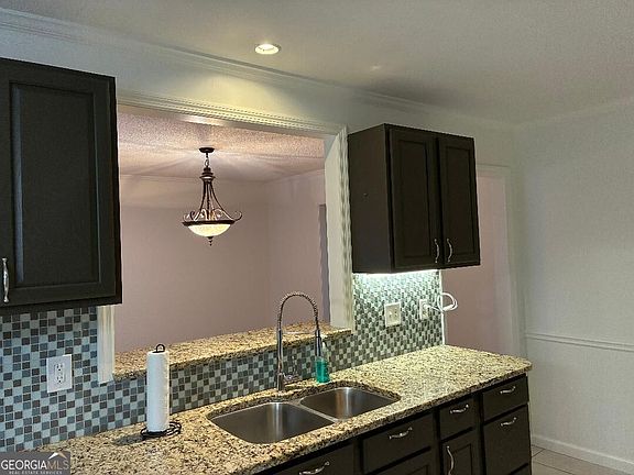 3rd image of 143 Stonybrook Ct