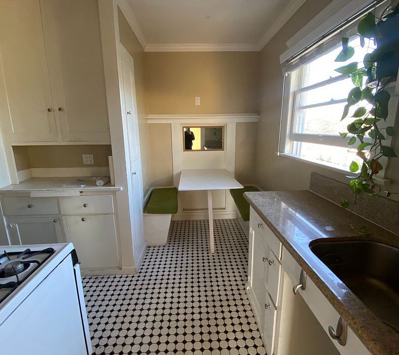 1st image of 3046 Broadway #3046