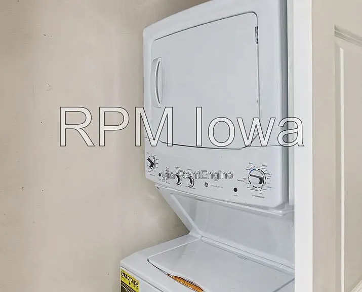 2116 Ferndale Ave — Photo 17