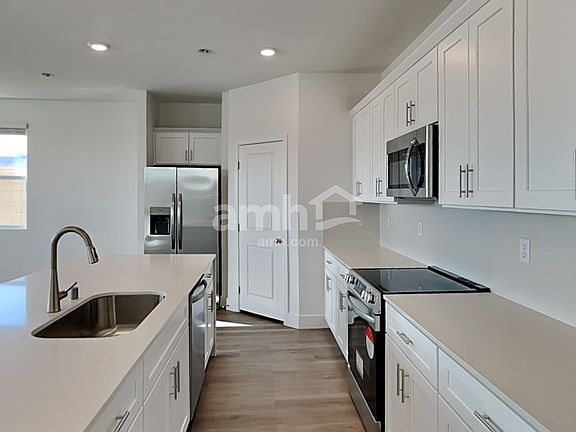 3rd image of 7945 Banquero Ct