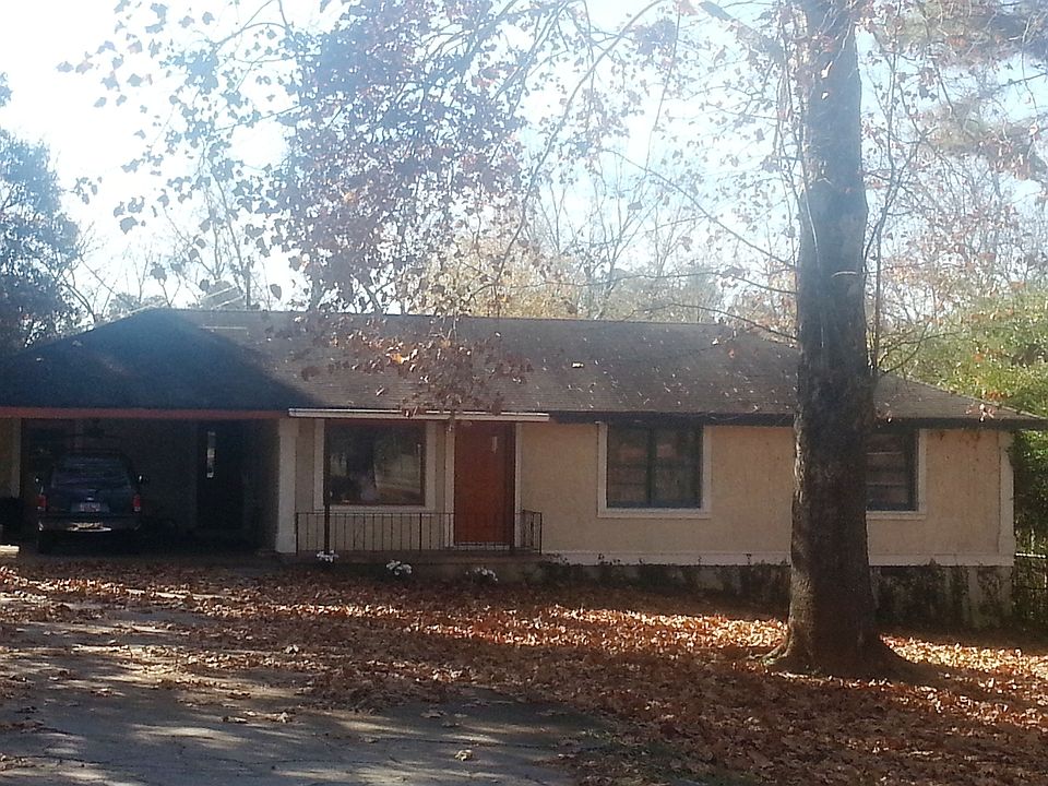 2nd image of 2421 Iris Dr SE