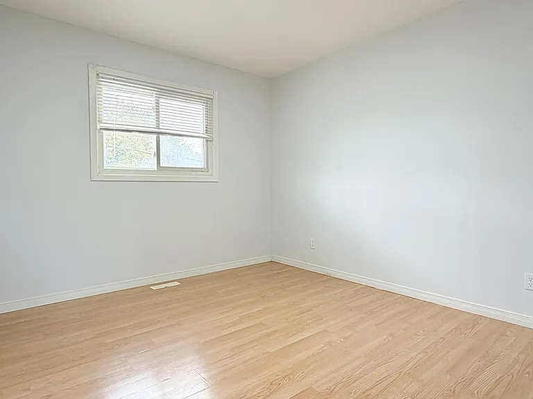 506 Aylmer Ave #4 — Photo 6