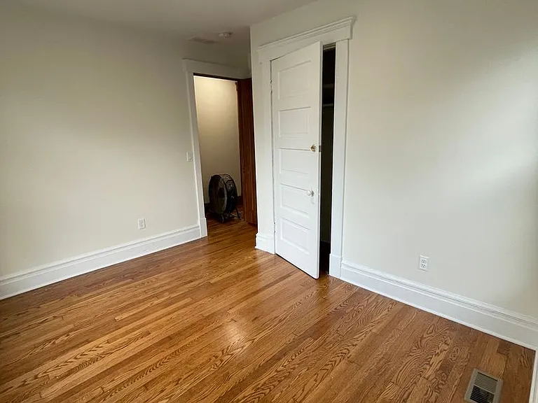 412 E William St — Photo 14