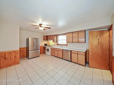 3 bed, 1204 sqft, $2,349 — Photo 3