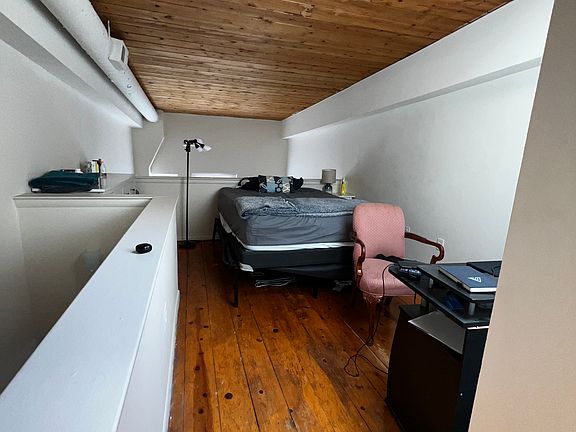 4th image of 870 N 28th St APT 223