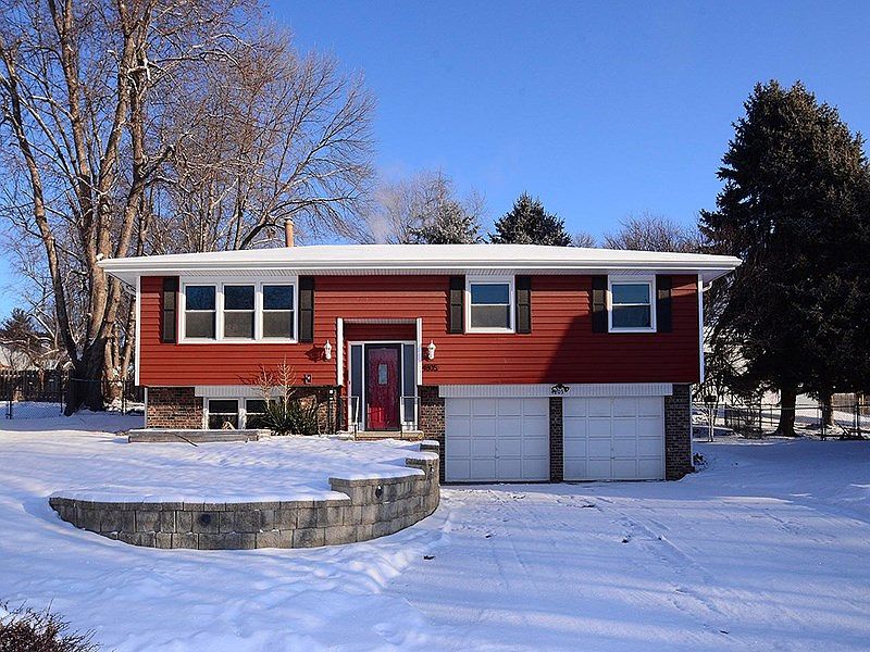 1st image of 4805 S 101st Cir