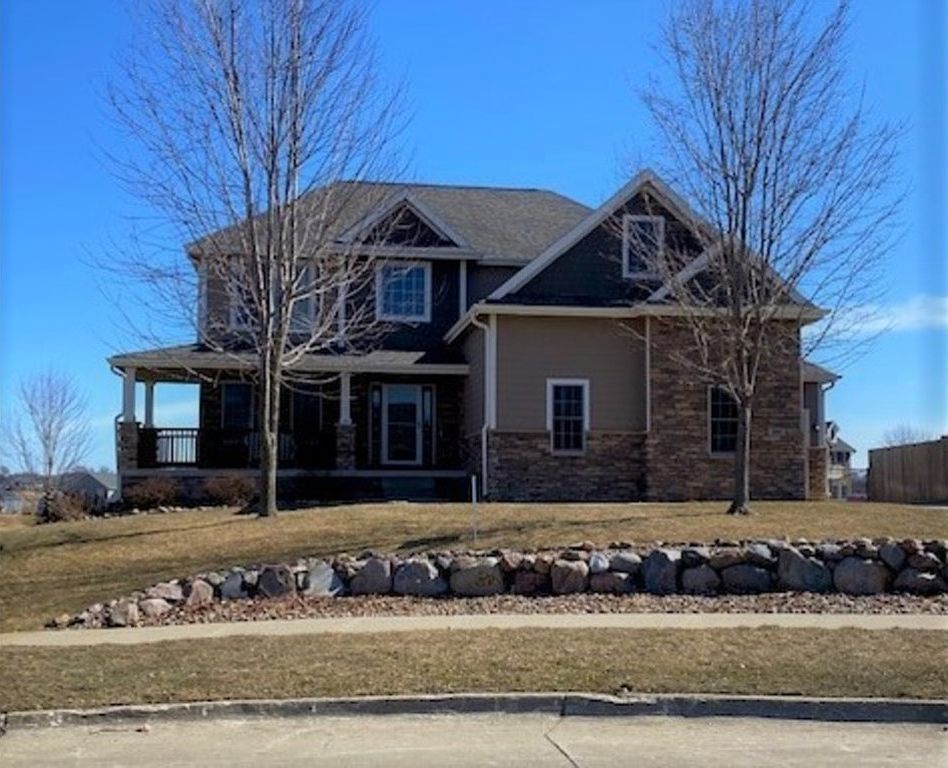 2045 Creekview Ct Waukee IA 50263 Zillow