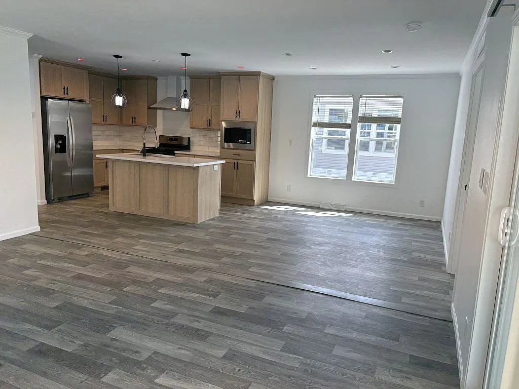 3 bed, 2.0 bath, 1460 sqft, $2,050 — Photo 3