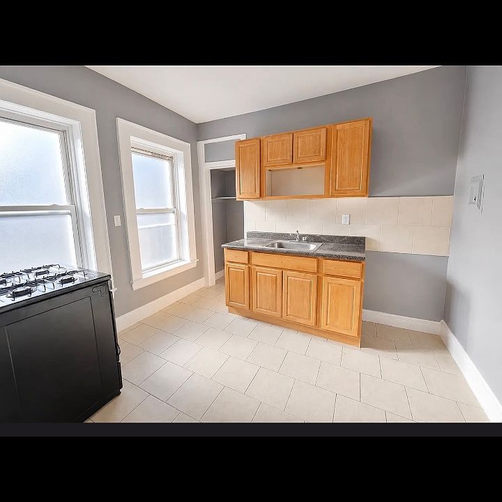 1st image of 322 Park Ave #2L