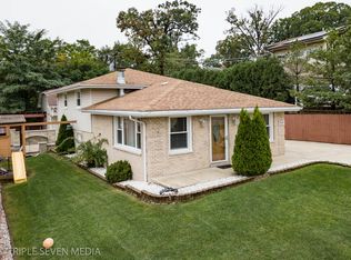 9444 S 83rd Ct, Hickory Hills, IL