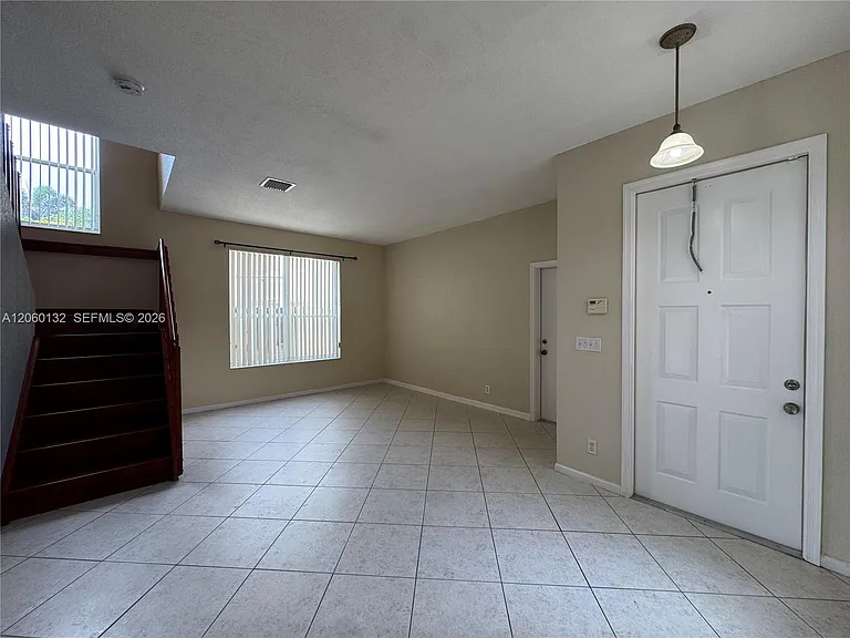 1893 SW 149th Ave — Photo 4