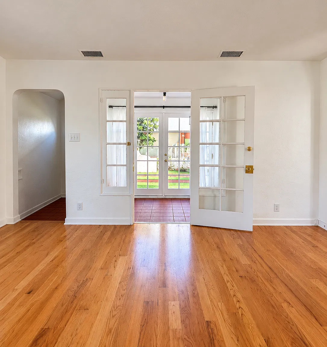 3 bed, $4,860 — Photo 4
