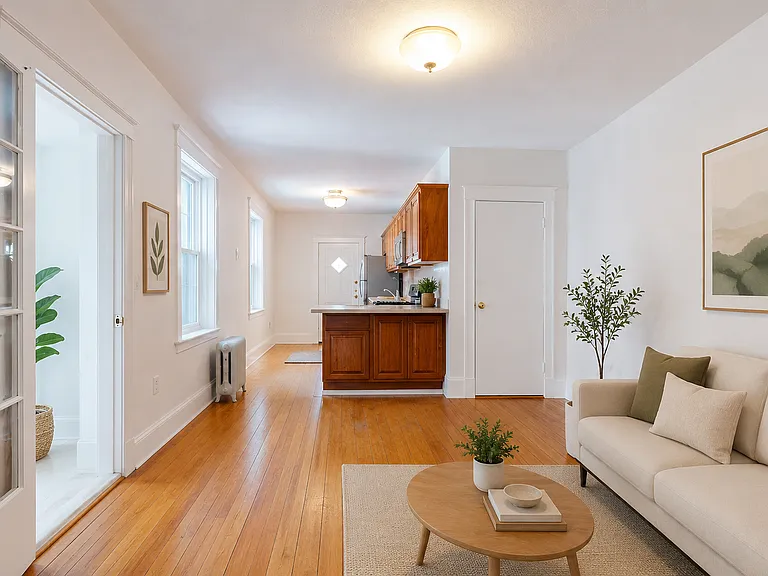 37 Park Vale Ave #3 — Photo 1