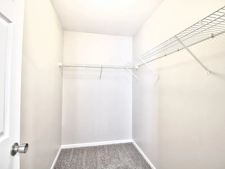 1504 Pheasant Landing Dr — Photo 15