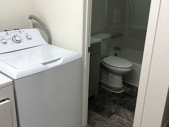 5th image of 939 Lathrop St #1