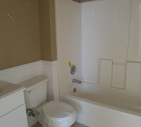 5th image of 155 Lakeview Cove Dr