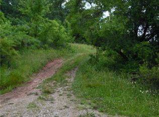 84 Sealy Ridge Rd, Little Hocking, OH 45742