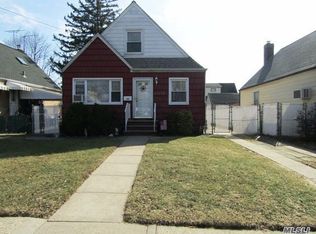 25708 86th Ave, Floral Park, NY 11001