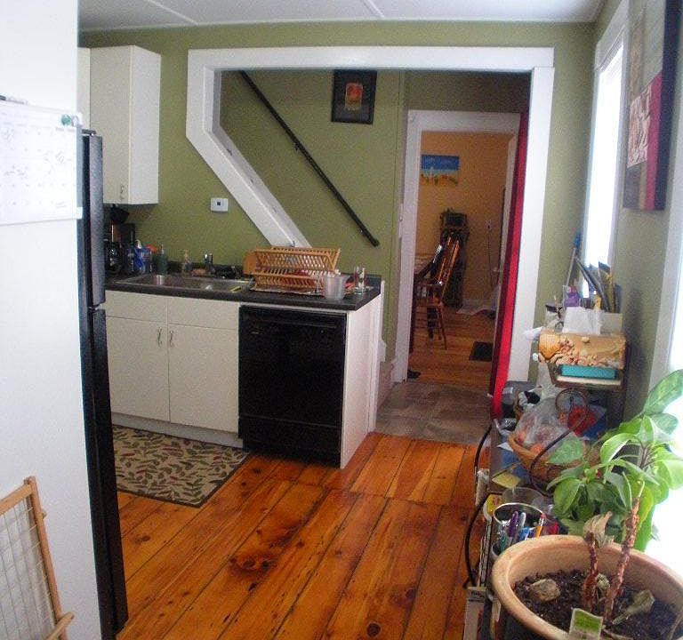 2nd image of 46-48 Monroe St