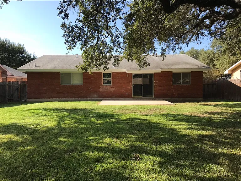 6706 N Forest Bnd — Photo 2