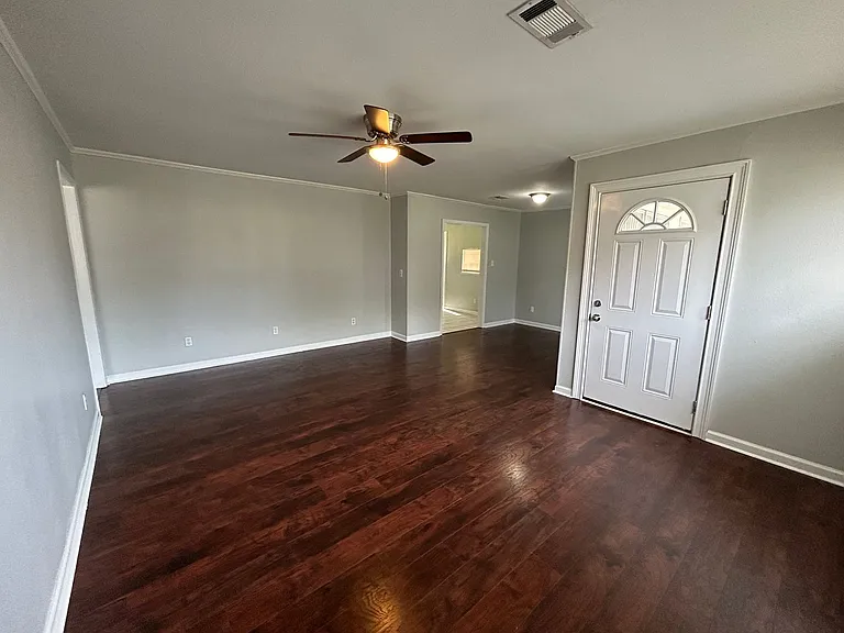 1603 Anita St — Photo 2