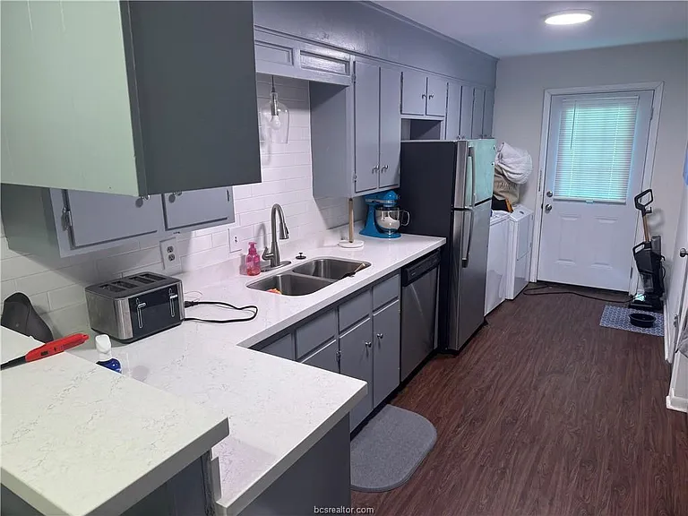 3919 Olive St #B — Photo 3