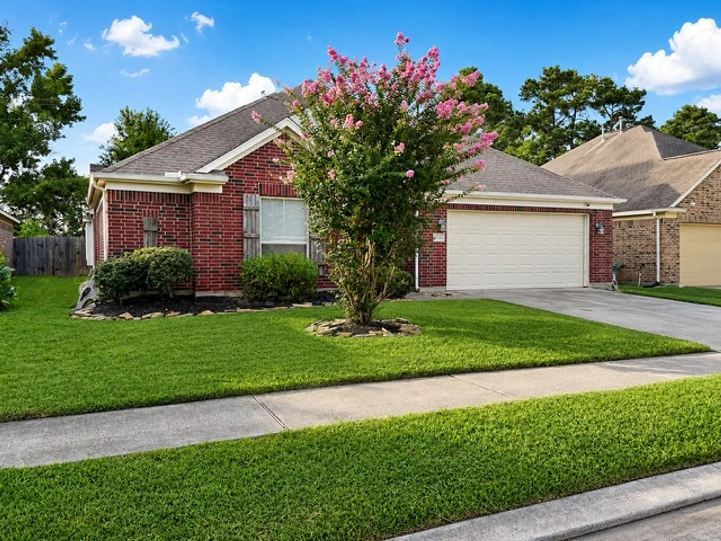 Spacious 4BR House in Houston — Photo 2