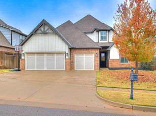8201 Crew Ln, Edmond, OK 73034