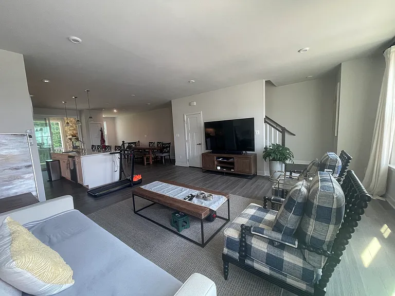 153 Torrey Dr — Photo 4