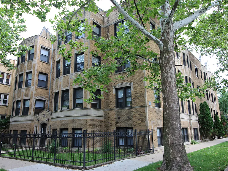 2325 W Arthur Ave #2 — Photo 1