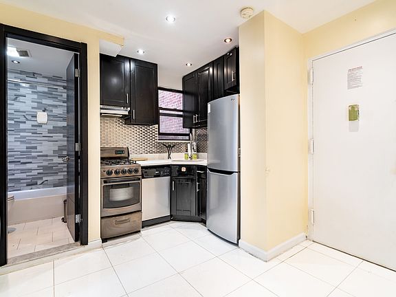 5th image of 15 W 107th St #301