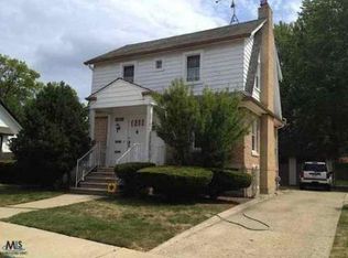 7544 Coolidge Ave, Center Line, MI 48015