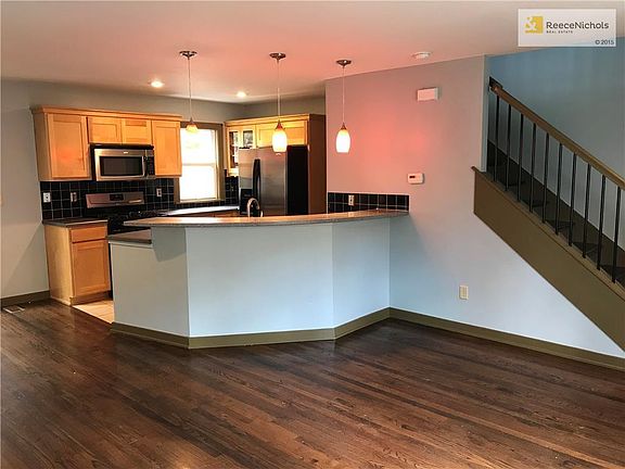 3rd image of 4530 Jefferson St APT 6