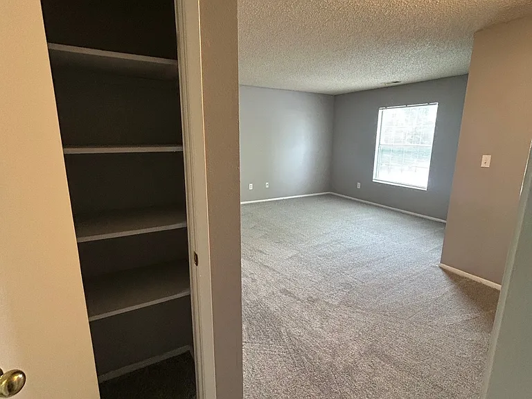 Idlewood Apartments — Photo 31