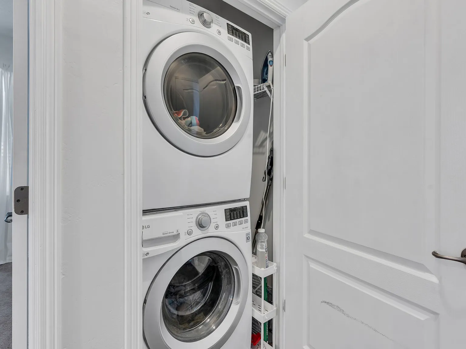 2 bed, 1128 sqft, $2,000 — Photo 4