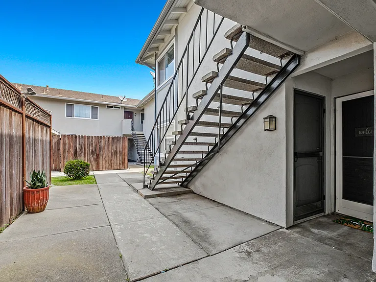 17902 Baron Cir #3 — Photo 5