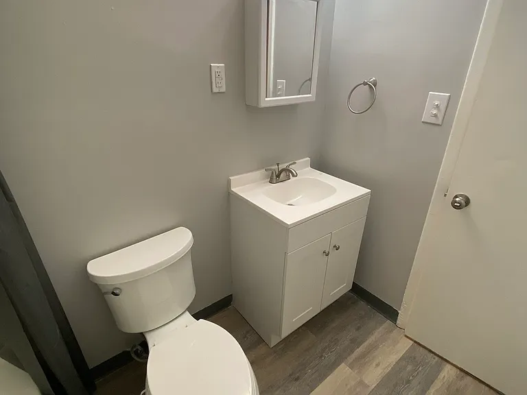 Creekside Apartments — Photo 21